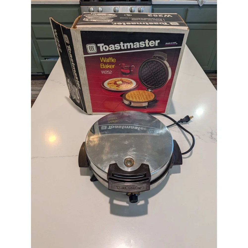 Vintage Toastmaster W252 Waffle Baker Maker Iron Chrome Round Non-stick Works!